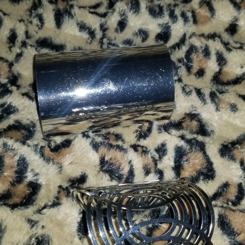 Bangle bracelets - Picture 2 of 4